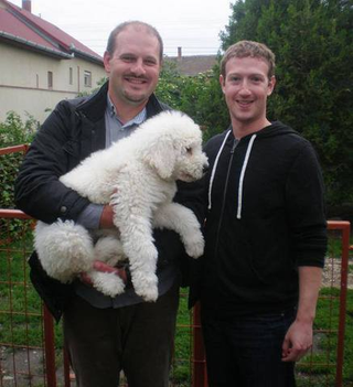 Illustration for article titled Zuckerbergék pulit és komondort vakarni jöttek Magyarországra